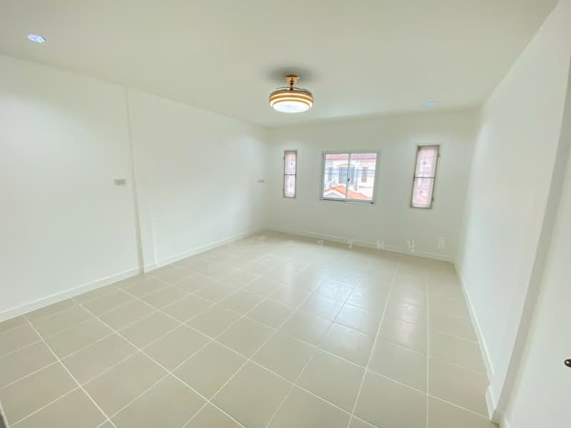 KC Cluster 6 Soi Phraya Suren 45, Bangkok, Sam Wa Tawan Tok, Khlong Sam Wa, Bangkok, 2 Bedrooms, 16 sqm, Townhouse For Sale, by นภดล ทวีธรรมนุสิน, 500043073 - DDproperty.com