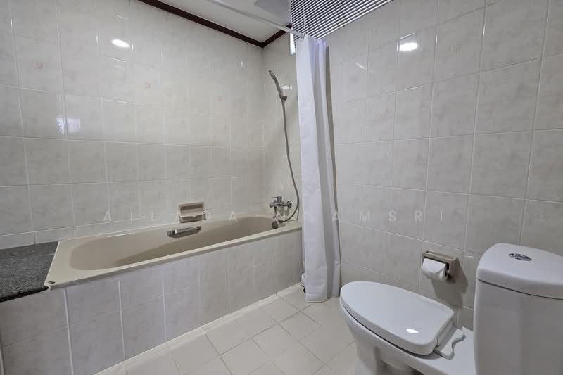 Ruamsuk Condominium : ร่วมสุข คอนโดมิเนียม, กรุงเทพ, 12 ซอยอรรถวี, คลองตัน, คลองเตย, กรุงเทพ, 350 ตร.ม., คอนโด ให้เช่า, โดย Ailada Ngamsri, 500043420 - DDproperty.com