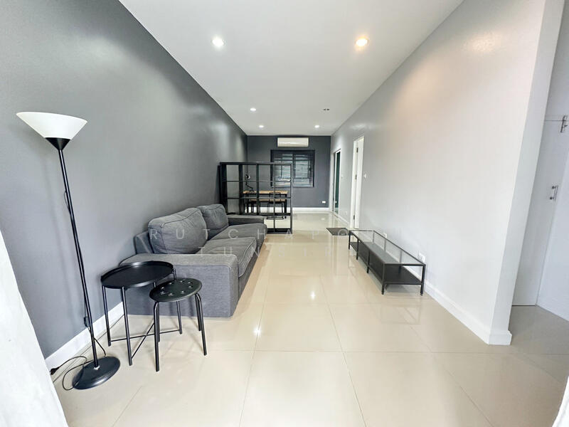 For Rent - ทาวน์เฮ้าส์ในโครงการ ให้เช่าเดือนละ 14,500 บาท ใกล้รร.สารสาสน์วิเทศล้านนา No.9H574, Chiang Mai