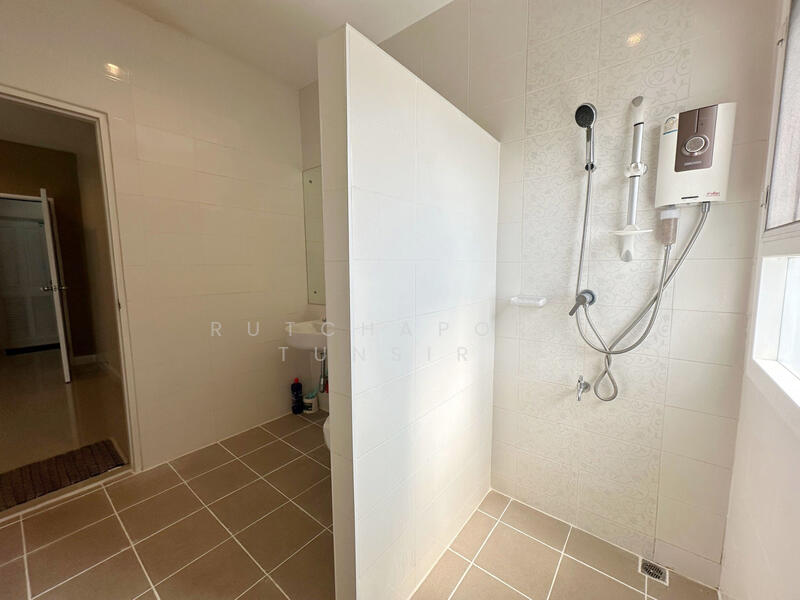 For Rent - ทาวน์เฮ้าส์ในโครงการ ให้เช่าเดือนละ 14,500 บาท ใกล้รร.สารสาสน์วิเทศล้านนา No.9H574, Chiang Mai