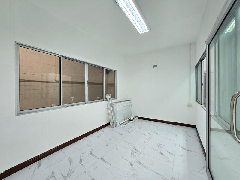 ขาย - โกดังพร้อมที่ดินลาดหลุมแก้ว ปทุมธานี, ปทุมธานี