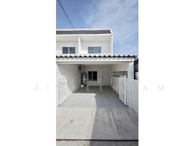 ขาย - บ้านทาวน์เฮ้าส์ 2 ชั้น โชคชัย 4 ซอย 38, กรุงเทพ