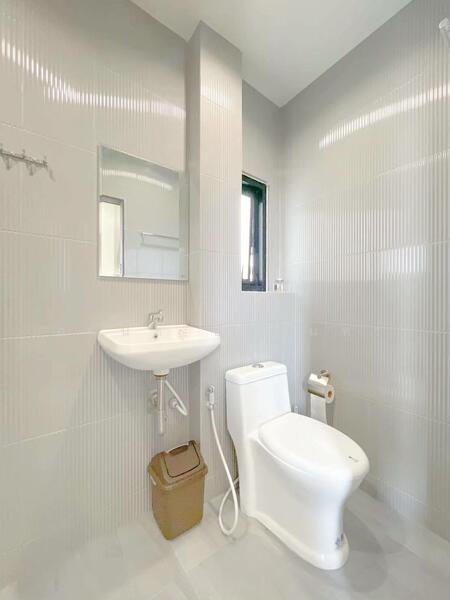 ให้เช่า - ให้เช่าบ้าน 3 ชั้น 58 ตร.ว. ซอยนักกีฬาแหลมทอง 30 แยก 2 ย่านกรุงเทพกรีฑา, กรุงเทพ