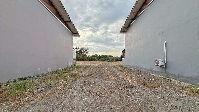 ขาย - ที่ดินพร้อมสิ่งปลูกสร้างเกาะขวาง จันทบุรี, จันทบุรี