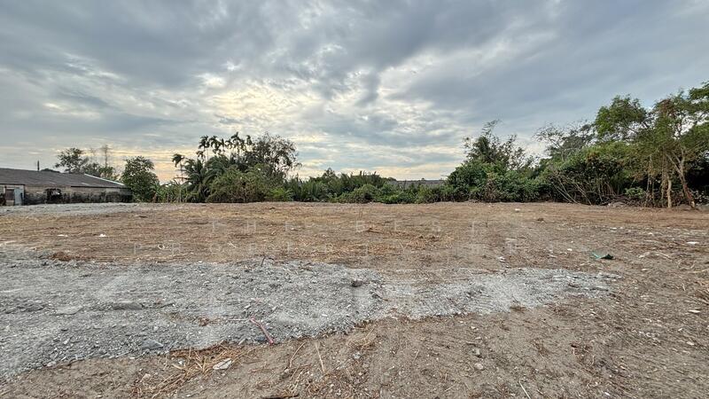 ขาย - ที่ดินพร้อมสิ่งปลูกสร้างเกาะขวาง จันทบุรี, จันทบุรี