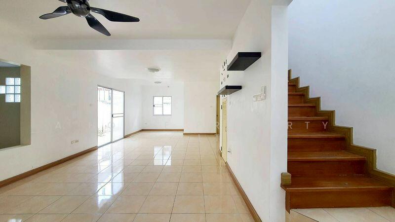 บ้านกลางสวน บางละมุง : Baan Klang Suan, Chon Buri (Pattaya), Ta Khian Tia, Bang Lamung (Pattaya), Chon Buri (Pattaya), 3 Bedrooms, 172 sqm, Semi-Detached House (Twin House) For Sale, by A House Property Co.,Ltd., 500045553 - DDproperty.com