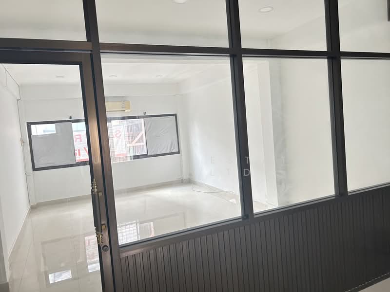 ตึกเเถวเพรชบุรี, Bangkok, เพรชบุรี, Bang Kapi, Huai Khwang, Bangkok, , 150 sqm, Shophouse For Sale, by Super B Estate Co., Ltd, 500045903 - DDproperty.com