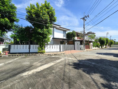 ขาย - บ้านเดี่ยวหมู่บ้านโกลเด้นล้านนา ซอยรามคำแหง92 (รีโนเวทใหม่), กรุงเทพ