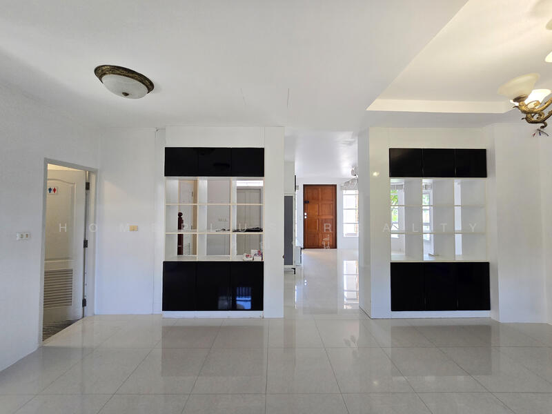 บ้านเดี่ยวหมู่บ้านโกลเด้นล้านนา ซอยรามคำแหง92 (รีโนเวทใหม่), Bangkok, Saphan Sung, Saphan Sung, Bangkok, 5 Bedrooms, 286 sqm, Single Detached House For Sale, by HOMEPLUS REALTY - คุณหนึ่ง, 500046247 - DDproperty.com