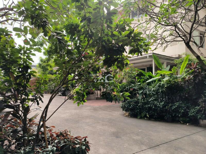 ให้เช่าบ้าน หลังใหญ่ 4 ห้องนอน ทำเลเอกมัย, กรุงเทพ, คลองตันเหนือ, วัฒนา, กรุงเทพ, 350 ตร.ม., บ้านเดี่ยว ให้เช่า, โดย Bulakorn Heng, 500046863 - DDproperty.com