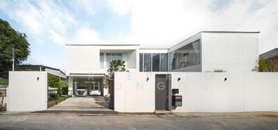 ขาย - บ้านเดี่ยวพร้อมสระว่ายน้ำ ลาดพร้าว 64, กรุงเทพ