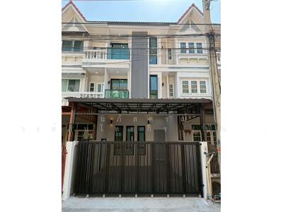 ขาย - ทาวน์โฮม 3 ชั้น เล่นระดับ ซอยนาคนิวาส37 โชคชัย4 ซอยนาคนิวาส37 แยก 1-8 ถนนประดิษฐ์มนูธรรม ลาดพ, กรุงเทพ