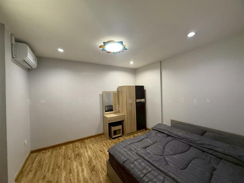 For Sale - ทาวน์เฮ้าส์ 2 ชั้น 28 ตร.ว. ทาวน์เฮ้าส์ ซอยรัชดาภิเษก13, Bangkok