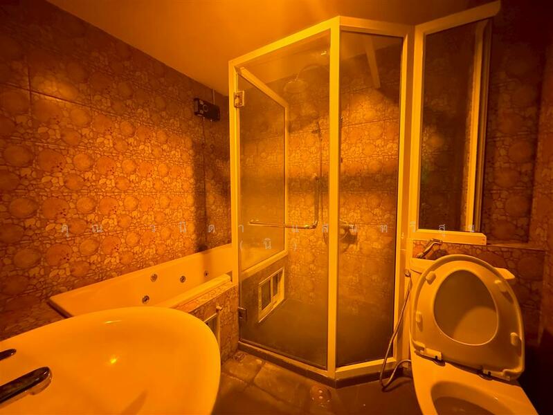 For Sale - ทาวน์เฮ้าส์ 2 ชั้น 28 ตร.ว. ทาวน์เฮ้าส์ ซอยรัชดาภิเษก13, Bangkok