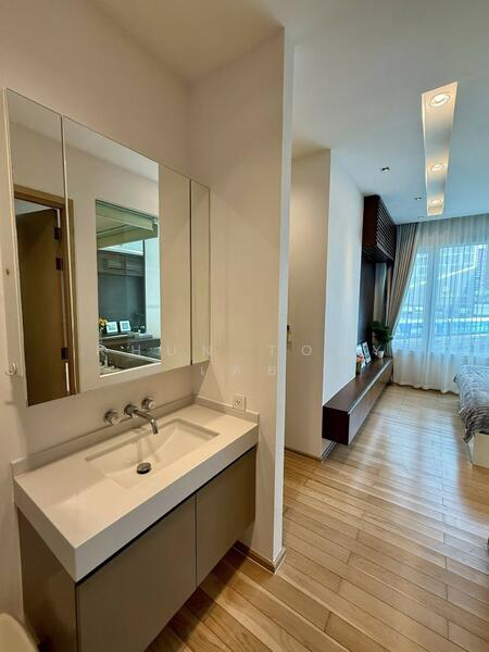 Siri At Sukhumvit, bangkok, 902 Sukhumvit Road, Phra Kanong, Khlong Toei, Bangkok, 2 Bedrooms, 70 sqm, Condo For Rent, by Khun Toey เตย, 500047801 - DDproperty.com