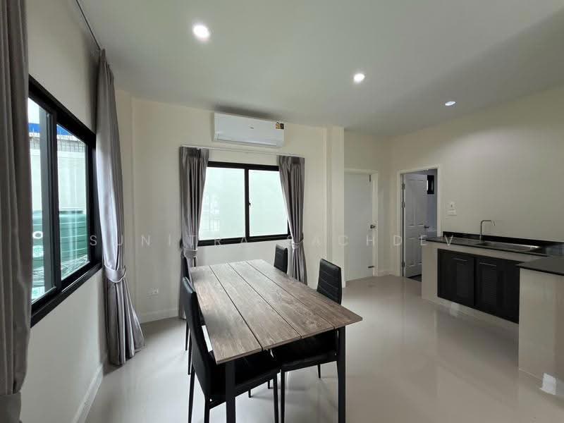 CPN Ninn Wongwaen - Lam Luk Ka Klong 6, Pathum Thani, Soi Khlong Hok, Bung Kham Proi, Lam Luk Ka, Pathum Thani, 4 Bedrooms, 240 sqm, Single Detached House For Rent, by Sunitra Sachdev, 500048193 - DDproperty.com