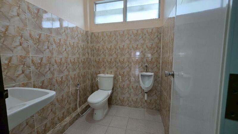 For Rent - ให้เช่า ตึกแถวปากทาง เมืองเอก (ม.รังสิต), Pathum Thani