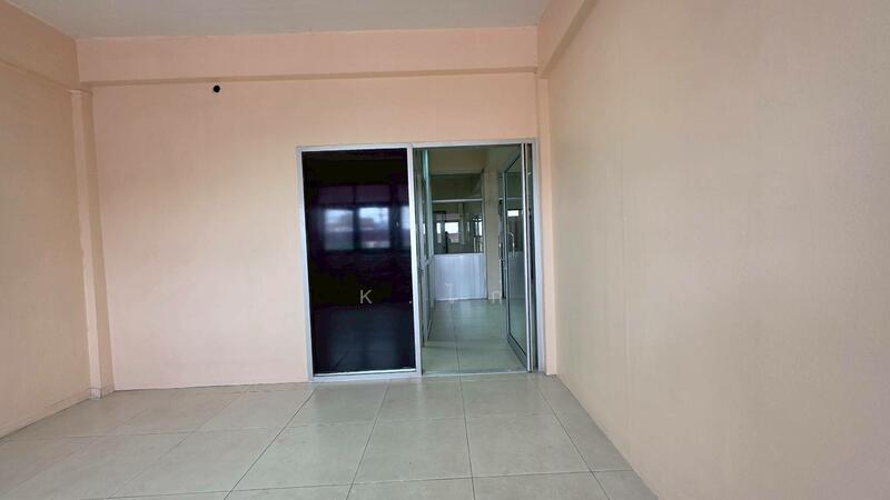 For Rent - ให้เช่า ตึกแถวปากทาง เมืองเอก (ม.รังสิต), Pathum Thani