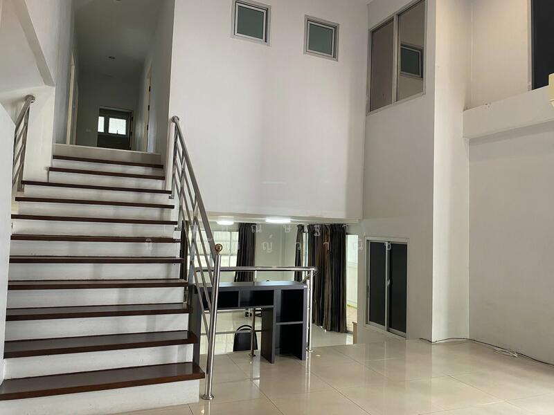 ให้เช่าบ้านเดี่ยวอ่อนนุช ใกล้รถไฟฟ้า 3นอน 3น้ำ 2ห้องโถงใหญ่ 5ที่จอดรถ แอร์6ัว, Bangkok, Suan Luang, Suan Luang, Bangkok, 3 Bedrooms, 300 sqm, Single Detached House For Rent, by เฌอณิษฐา นิติวัชญ์วาณิช, 500048850 - DDproperty.com