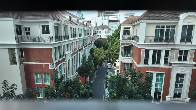 Baan Klang Krung Thonglor, Bangkok, 55 Soi Sukhumvit 55, Khlong Tan Nua, Watthana, Bangkok, 3 Bedrooms, 350 sqm, Townhouse For Sale, by กุสุมา เนียมหุ่น, 500048858 - DDproperty.com