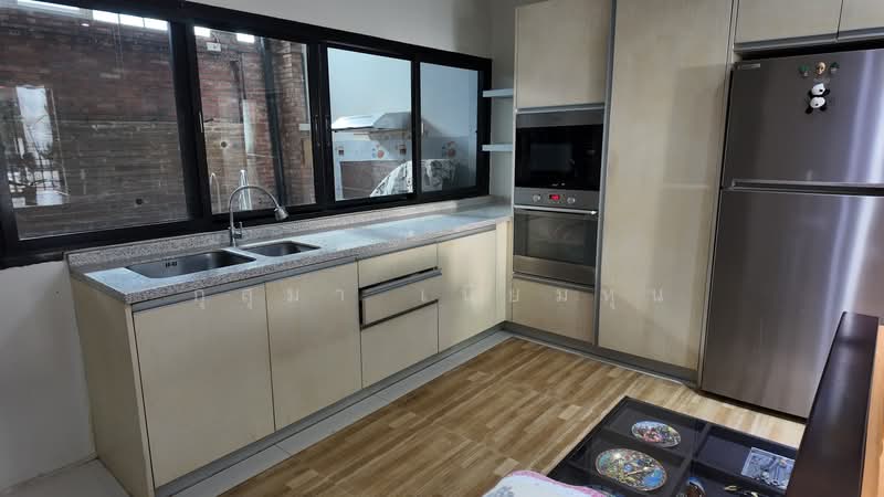 Baan Klang Krung Thonglor, Bangkok, 55 Soi Sukhumvit 55, Khlong Tan Nua, Watthana, Bangkok, 3 Bedrooms, 350 sqm, Townhouse For Sale, by กุสุมา เนียมหุ่น, 500048858 - DDproperty.com