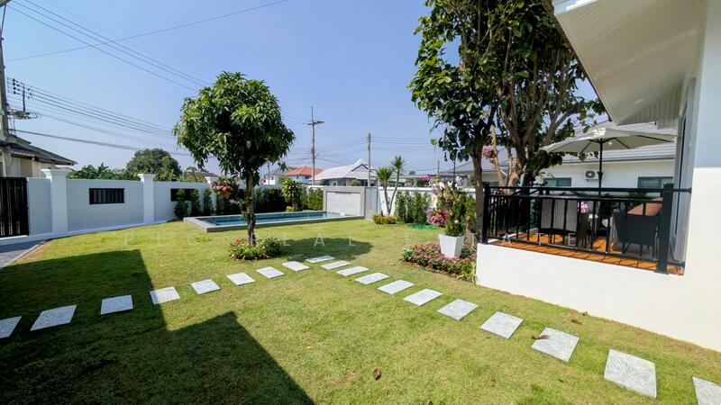 Spacious 5-Bedroom House for Sale – Siam Country Club, Chon Buri (Pattaya), Bang Lamung, Bang Lamung (Pattaya), Chon Buri (Pattaya), 5 Bedrooms, 400 sqm, Single Detached House For Sale, by PLC Real Estate, 500048869 - DDproperty.com