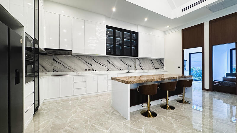 Luxury Pool villa in East Pattaya, Chon Buri (Pattaya), Nong Pru, Bang Lamung (Pattaya), Chon Buri (Pattaya), 4 Bedrooms, 420 sqm, Villa For Sale, by PLC Real Estate, 500049242 - DDproperty.com