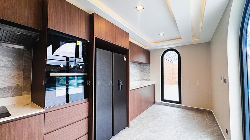 Luxury Pool villa in East Pattaya, Chon Buri (Pattaya), Nong Pru, Bang Lamung (Pattaya), Chon Buri (Pattaya), 4 Bedrooms, 420 sqm, Villa For Sale, by PLC Real Estate, 500049242 - DDproperty.com