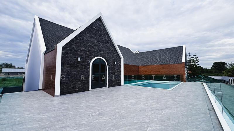 Luxury Pool villa in East Pattaya, Chon Buri (Pattaya), Nong Pru, Bang Lamung (Pattaya), Chon Buri (Pattaya), 4 Bedrooms, 420 sqm, Villa For Sale, by PLC Real Estate, 500049242 - DDproperty.com