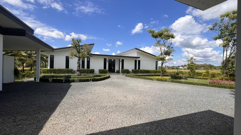 For Sale - 5 Bed House on Large Plot in Doi Saket for Sale, Chiang Mai