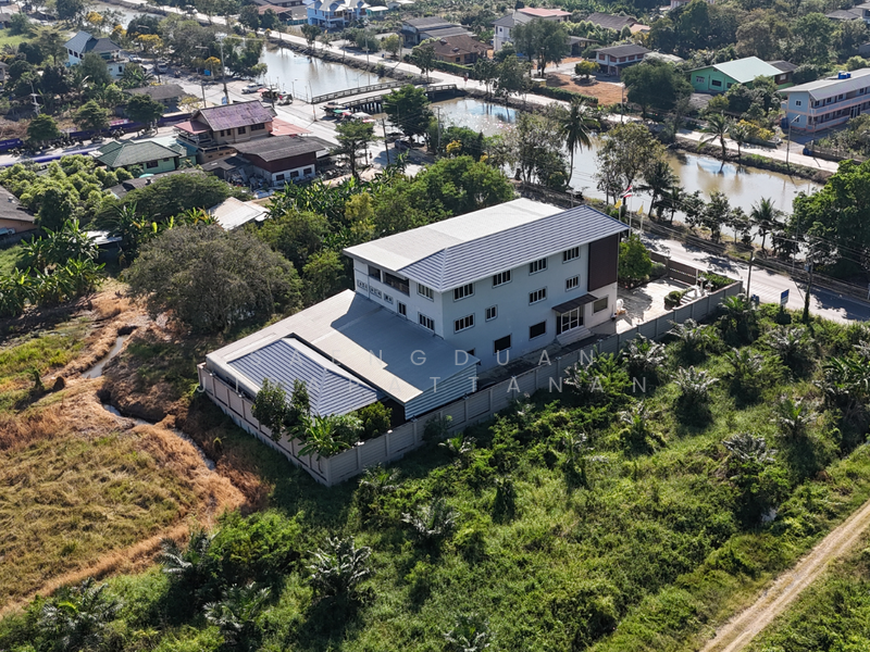 For Sale - ขายโรงงาน ขนาด 1,500 ตรม. ติดถนนเลียบคลอง 5 มีใบรับรอง อย./GMP/HACCP/รง.4 ครบ เดินเครื่องต่อได้ทันที, Pathum Thani