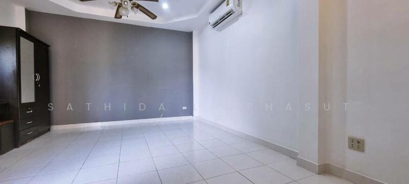 For Rent - Villa In Central Pattaya, Chon Buri (Pattaya)