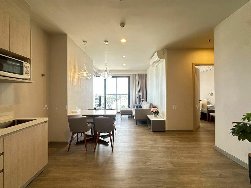 KEEN CENTRE SRIRACHA