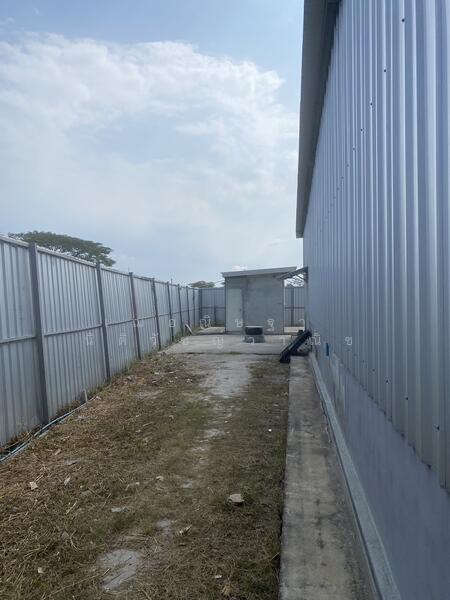 ให้เช่า - โกดังให้เช่าหนองแขม ซอยเพชรเกษม77 ติดถนนสาย3 ขนาด400ตรม. รั้วรอบขอบชิด รถใหญ่เข้าออกได้สะดวก, กรุงเทพ