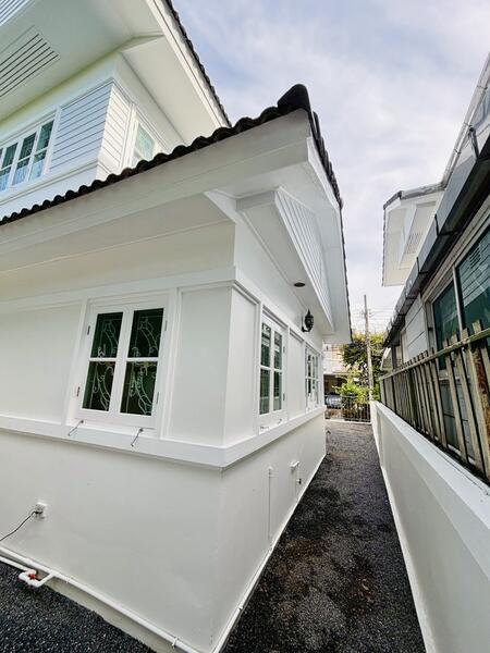 ขาย - ขายสกุลธร! บ้านเดี่ยวถนนวัชรพล-เทพรักษ์ รีโนเวทใหม่ ใกล้ห้าแยกวัชรพล ออกถนนพหลโยธินง่าย, กรุงเทพ