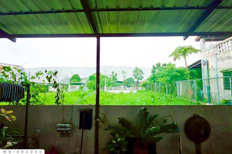 For Sale - WR-994941 Land with buildings, Sakae Krang, 140 sq wah, Sri Uthai Road, Uthai Thani, near Uthai Than, Uthai Thani