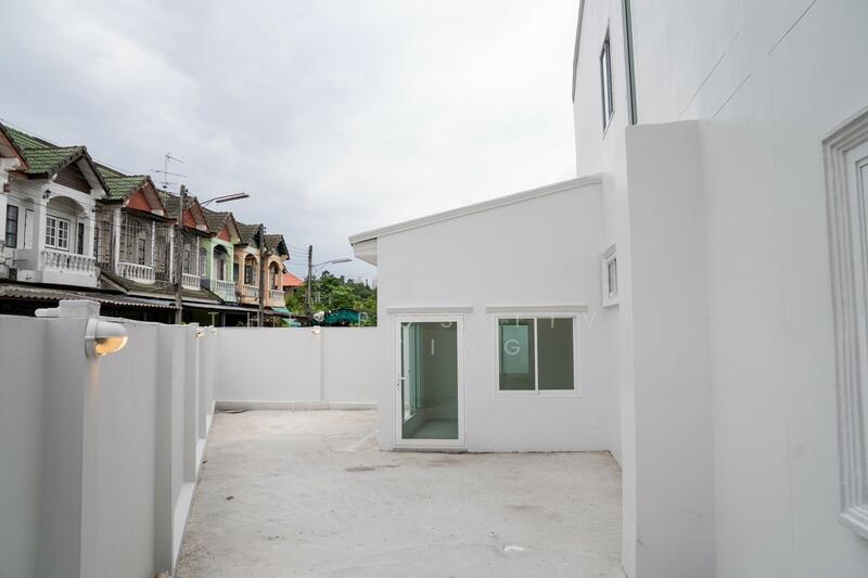For Rent - Townhome near Varee School, Wat Ket Subdistrict, Mueang Chiang Mai., Chiang Mai