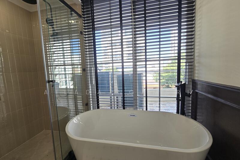 Supalai Place Sukhumvit 39, Bangkok, 175-179 Soi Sukhumvit 39 Sukhumvit Road, Khlong Tan Nua, Watthana, Bangkok, 4 Bedrooms, 338 sqm, Condo For Sale, by Ailada Ngamsri, 500051219 - DDproperty.com