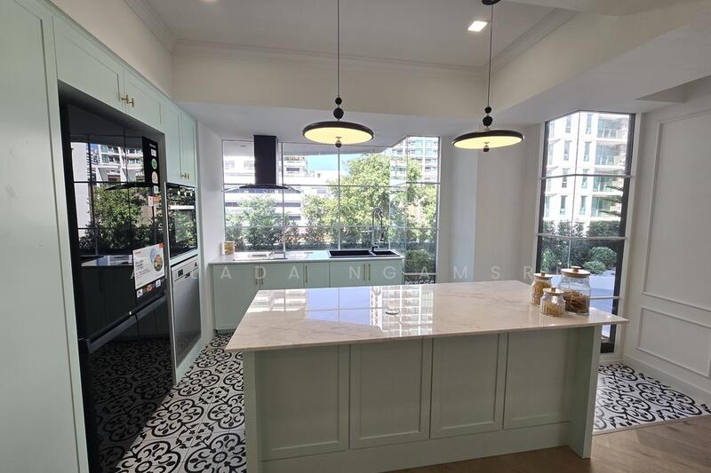 Supalai Place Sukhumvit 39, Bangkok, 175-179 Soi Sukhumvit 39 Sukhumvit Road, Khlong Tan Nua, Watthana, Bangkok, 4 Bedrooms, 338 sqm, Condo For Sale, by Ailada Ngamsri, 500051219 - DDproperty.com