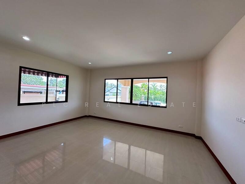 Pool Villa for Sale 5 Bedrooms at Mabprachan, Chon Buri (Pattaya), Bang Lamung, Bang Lamung (Pattaya), Chon Buri (Pattaya), 5 Bedrooms, 357 sqm, Villa For Sale, by PLC Real Estate, 500051234 - DDproperty.com