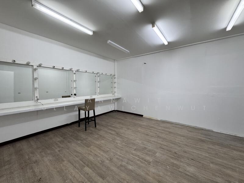 ให้เช่า - โกดัง ออฟฟิศ ให้เช่า 346 ตร.ม. แขวง รามอินทรา, คันนายาว, กรุงเทพ (รหัส : JKP336), กรุงเทพ