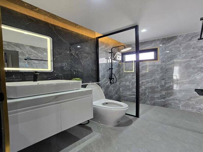 Central Park 2, Chon Buri (Pattaya), Nong Pru, Bang Lamung (Pattaya), Chon Buri (Pattaya), 4 Bedrooms, 320 sqm, Villa For Sale, by Casa Pattaya Real Estate, 500051849 - DDproperty.com