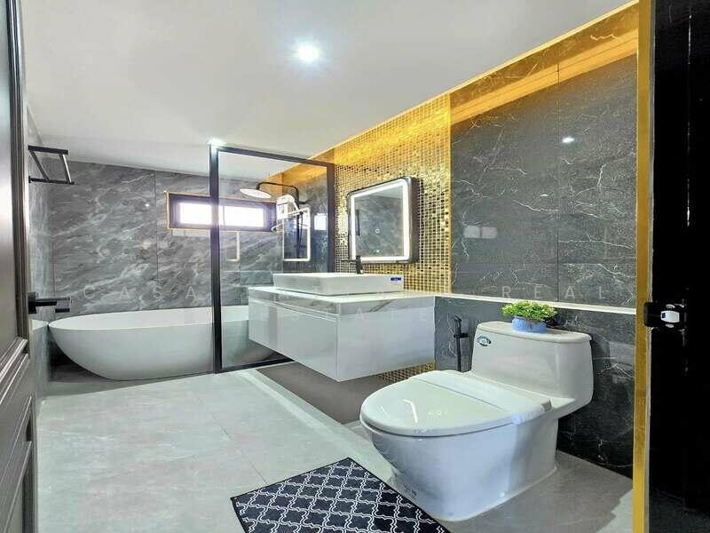 Central Park 2, Chon Buri (Pattaya), Nong Pru, Bang Lamung (Pattaya), Chon Buri (Pattaya), 4 Bedrooms, 320 sqm, Villa For Sale, by Casa Pattaya Real Estate, 500051849 - DDproperty.com