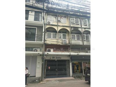 ขาย - อาคารพาณิชย์ 4.5 ชั้น ทำเลห้วยขวาง ใกล้มหาวิทยาลัยหอการค้าไทย, กรุงเทพ