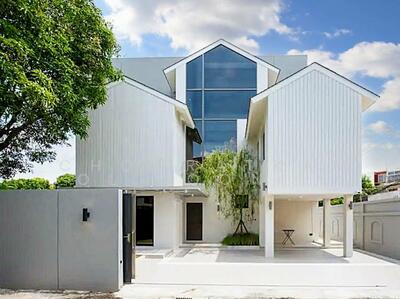 ขาย - House In Soi Pridi Banomyong 14, กรุงเทพ