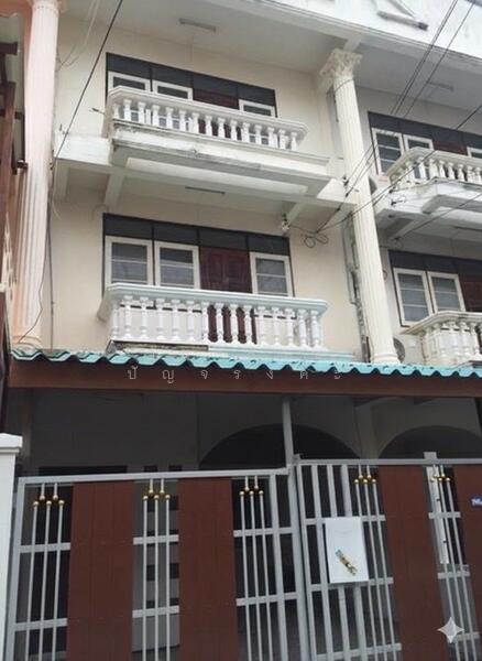 For Rent - ให้เช่า ทาวน์เฮ้าส์ ซ.พหลโยธิน47 เนื้อที่ 20 ตรว. 3 ชั้น 4 ห้องนอน 5 ห้องน้ำ, Bangkok