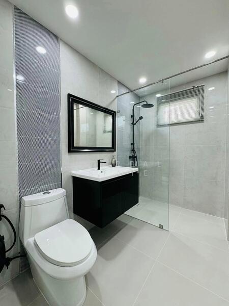 Pool Villa 4-Bedroom in North Pattaya, Chon Buri (Pattaya), Bang Lamung, Bang Lamung (Pattaya), Chon Buri (Pattaya), 4 Bedrooms, 350 sqm, Single Detached House For Sale, by PLC Real Estate, 500052774 - DDproperty.com