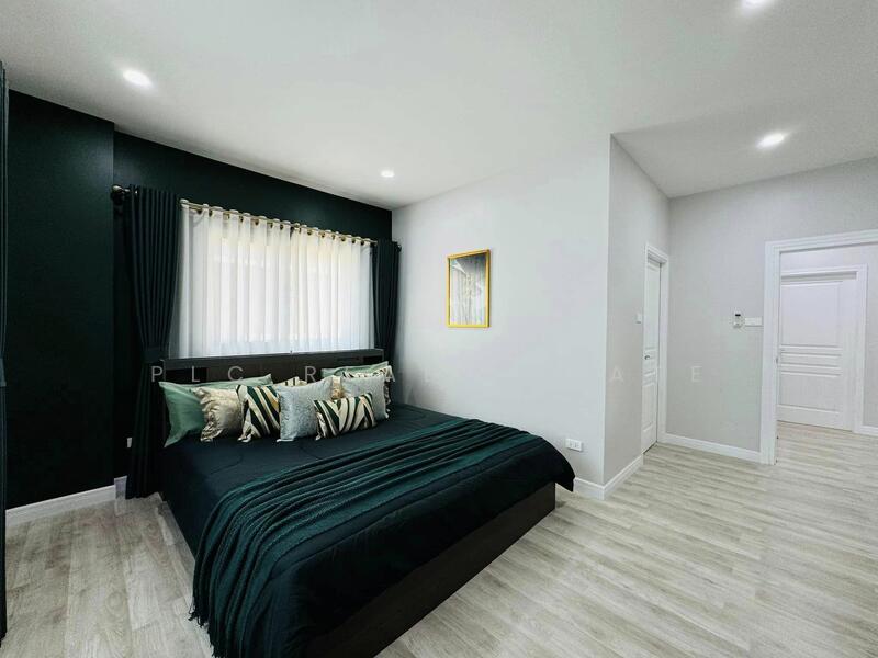 Pool Villa 4-Bedroom in North Pattaya, Chon Buri (Pattaya), Bang Lamung, Bang Lamung (Pattaya), Chon Buri (Pattaya), 4 Bedrooms, 350 sqm, Single Detached House For Sale, by PLC Real Estate, 500052774 - DDproperty.com