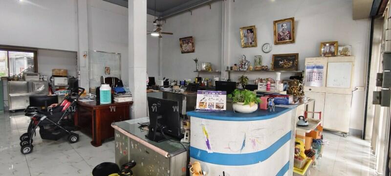 For Sale - อาคารพาณิชย์ 3 ชั้นครึ่ง 3 คูหา ติดถนนเพชรเกษม, Nakhon Pathom