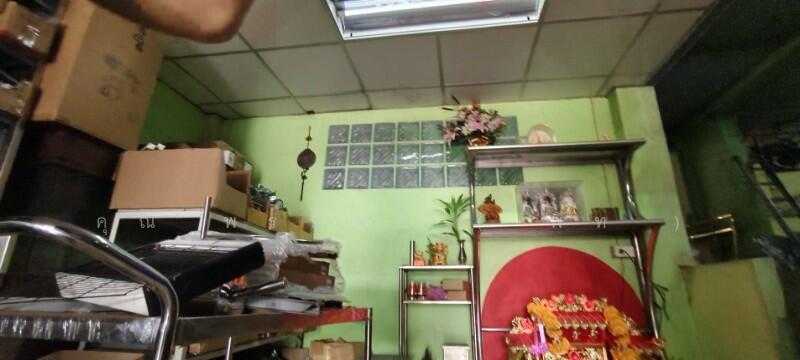 For Sale - อาคารพาณิชย์ 3 ชั้นครึ่ง 3 คูหา ติดถนนเพชรเกษม, Nakhon Pathom